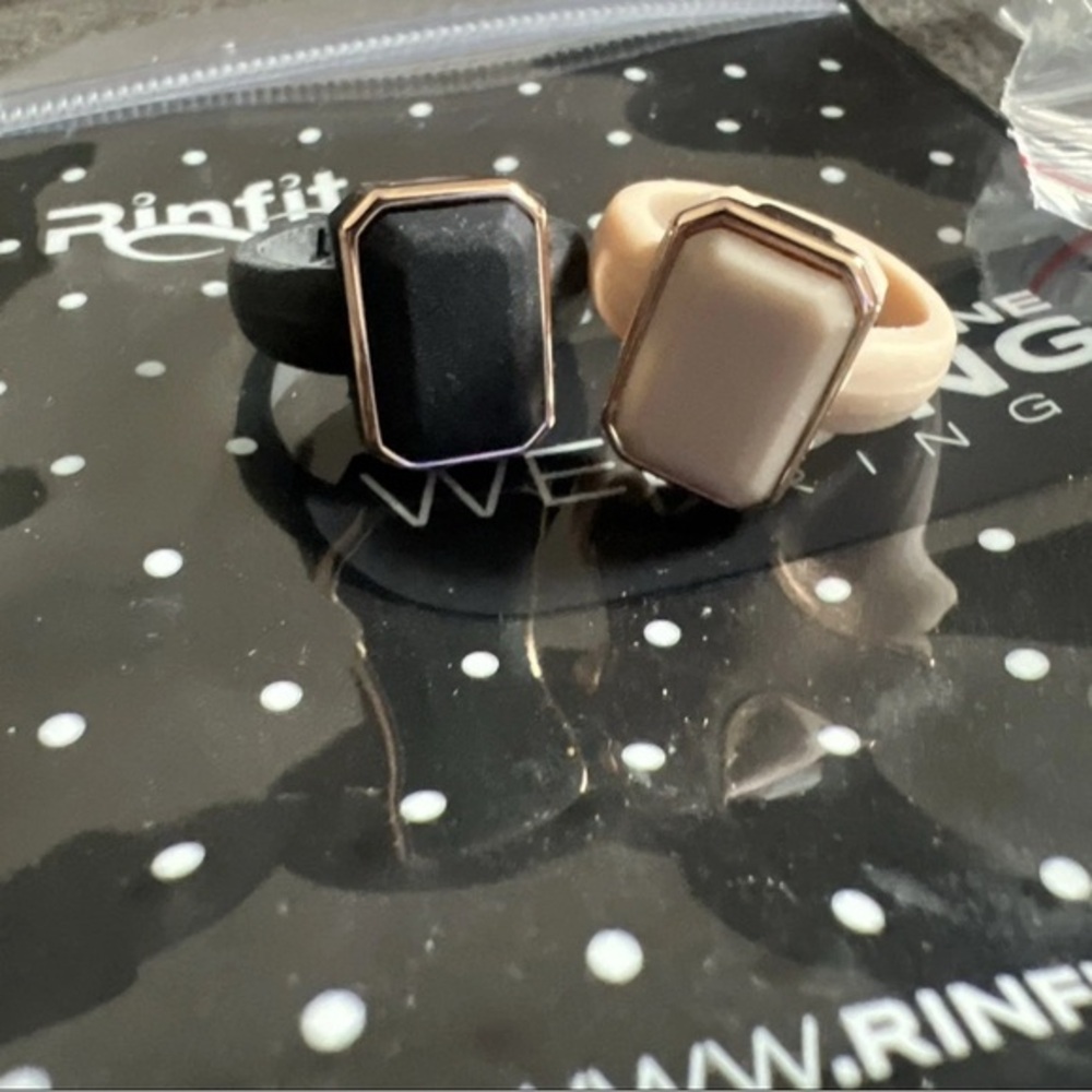 2 pack Rinfit 1x Black 1x Cream Silicone Ring size 7
